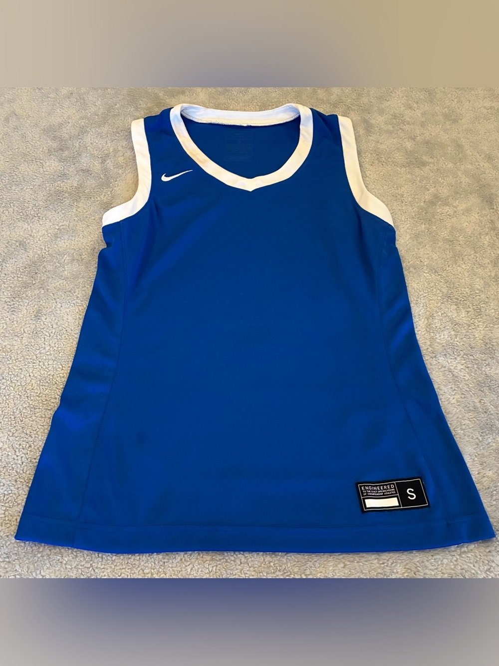 Nike women’s Blue & White Sleeveless Basketball Jersey Size Small